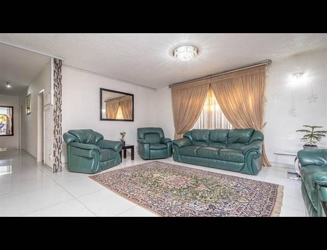3 BEDROOM PROPERTY TO RENT IN LAUDIUM